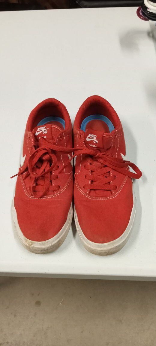 Red Nike SB