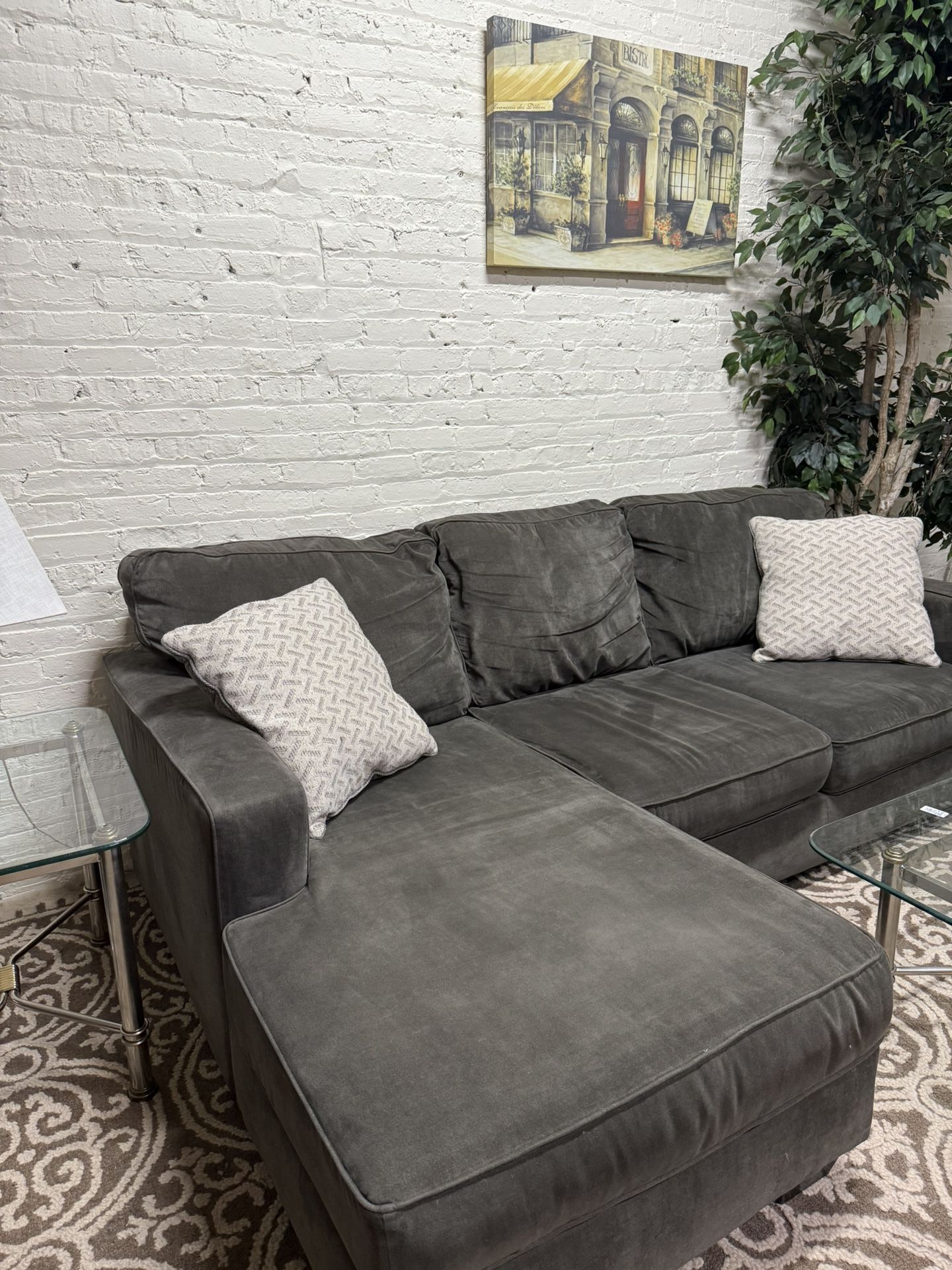 Gray Reversible Chaise Sectional(Free Drop-Off)