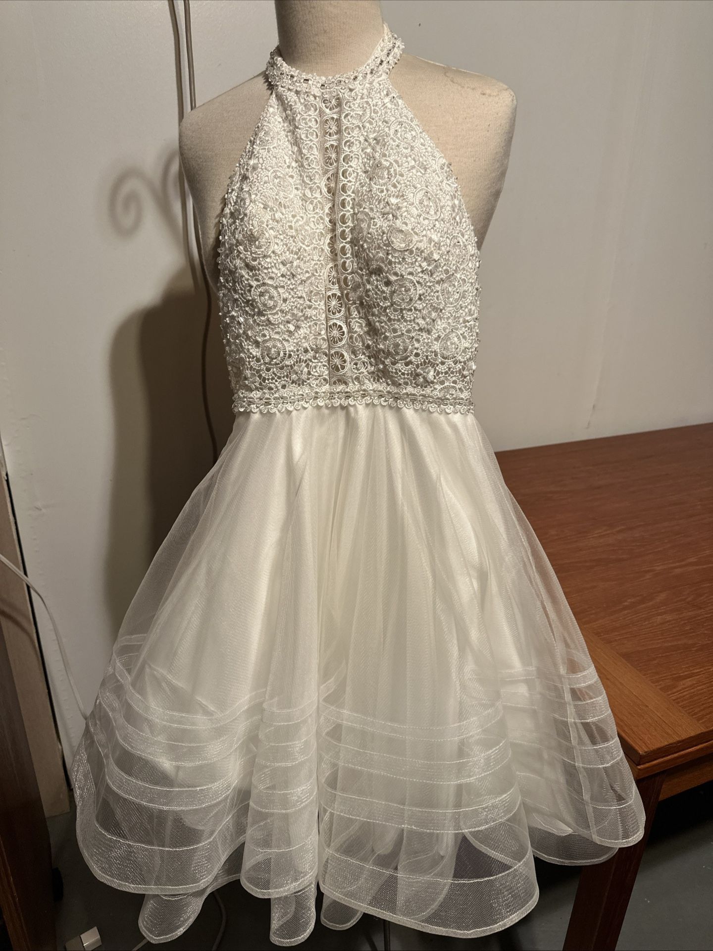 Camille La Vie Dress White Silver Mini Halter Full Skirt Lace Beaded Size 00