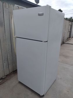 Frigidaire Top Freezer