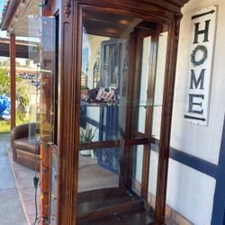 Vintage Pulaski Curio Cabinet/Display cabinet