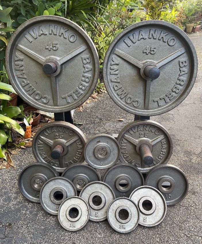 SET OF CLASSIC IVANKO OLYMPIC PLATES (PAIRS OF ) : 45s 25s 2.5s & (4) 10s (4) 5s