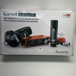 Music Gear Scarlett 212