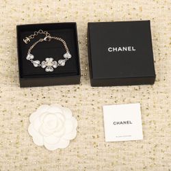 Four-leaf clover multi-element