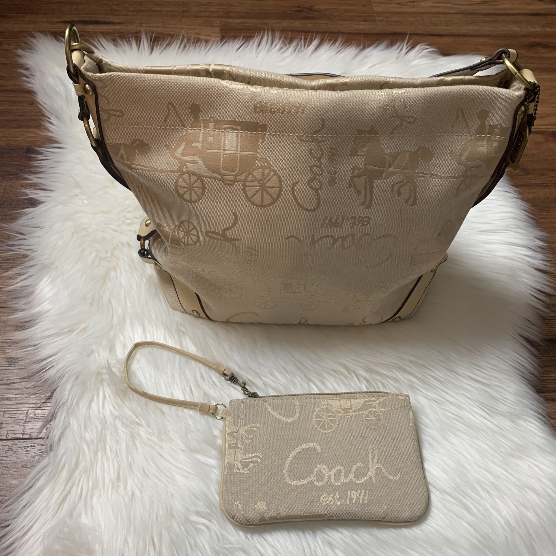 Coach Horse Carly Hobo Bag in Ivory/True Leather