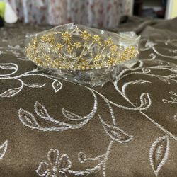 Elegant Gold Floral Tiara