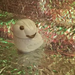 Avon Milk Glass Sonnet Cream Bird Sachet