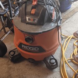 Rigid 12 Gal Wet Dry Vac