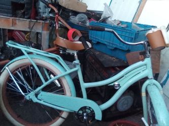 Baby blue 26in huffy Nel lussco bike