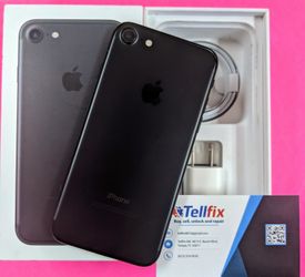 iPhone 7📱 32GB. Factory unlocked 🔓 Like new condition 🎁 With warranty 🧾