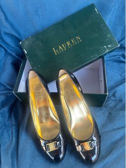 Women’s dress shoes
