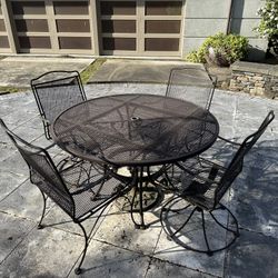 High Quality Outdoor Table And Chairs