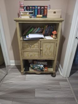 Dresser/book case