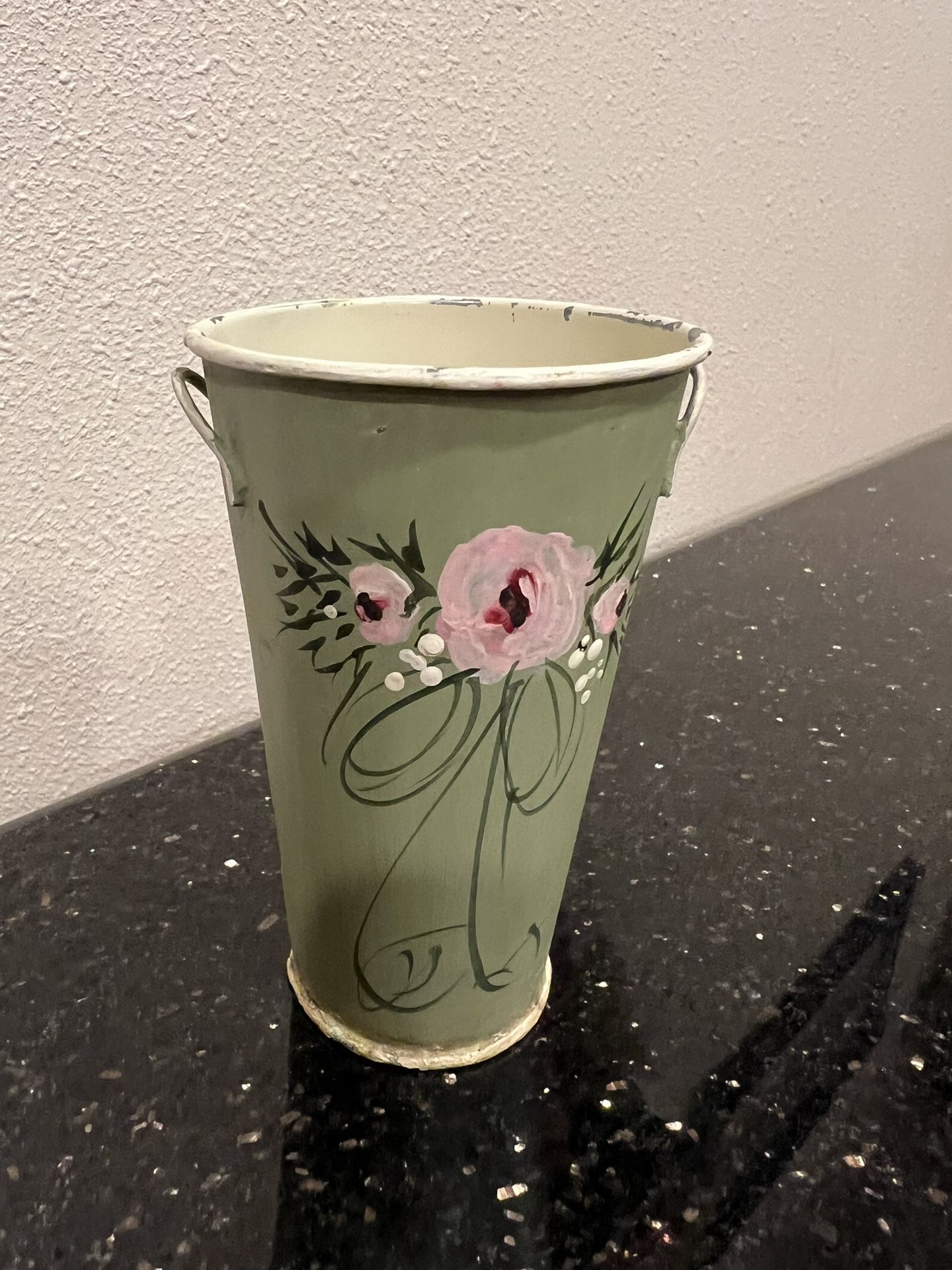 VTG Sage Green Metal Flower Bucket Hand painted Pink Roses white Berries 5”