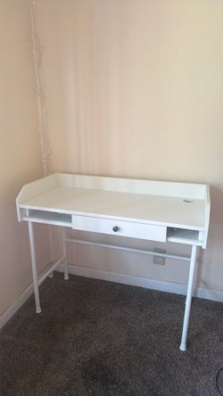 Desk/Makeup Vanity