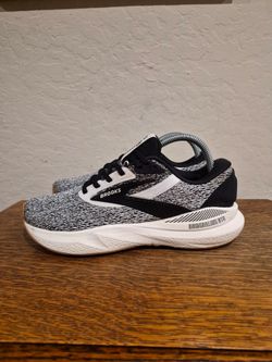 Brooks Adrenaline 24 GTS Athletic Running Shoes 
Women's Size US 8 Medium B