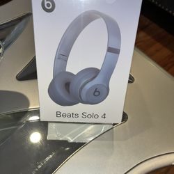 Beats Solo 4s