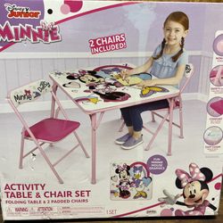 Disney Minnie Mouse activity table w/ 2 chairs 