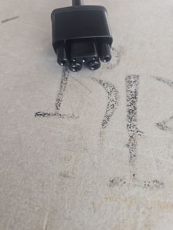 Black C5 Cloverleaf Power Connector
