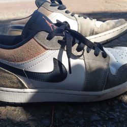 NEW gray Jordan 1 Low SE 'Flight Club' 