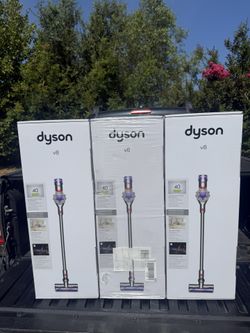 Dyson V8 Cordless Stick Vacuum Cleaner