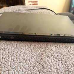 DVD Player With Remote Control 