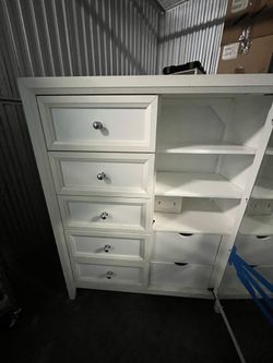 5 Drawer Vertical Dresser