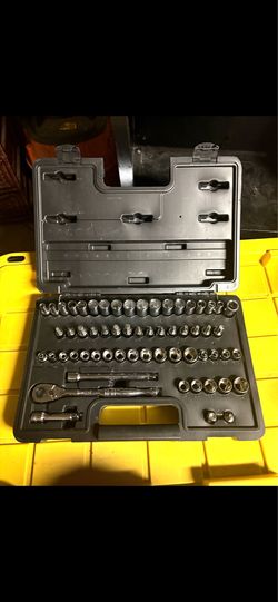 DURALAST 3/8in Drive Ratchet/Socket SAE/METRIC Tool Set 60 Piece