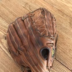 Wilson A2000 Baseball Glove