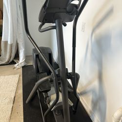 Precor Elliptical Exercise Machine EFX 5.19 for Sale in Seattle WA