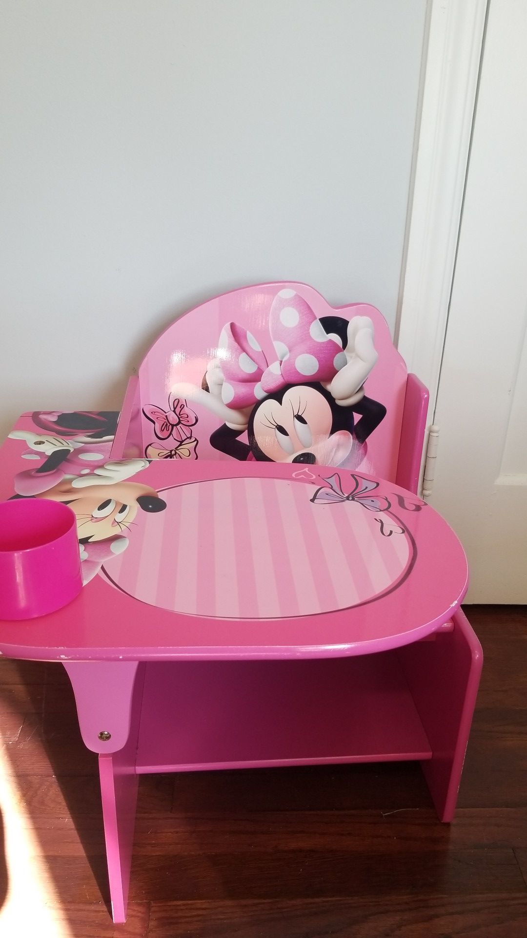 Minnie mouse kids desk