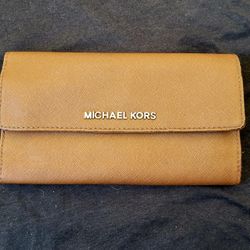 MICHAEL KORS Large Logo and Leather Brown Tri-Fold Wallet