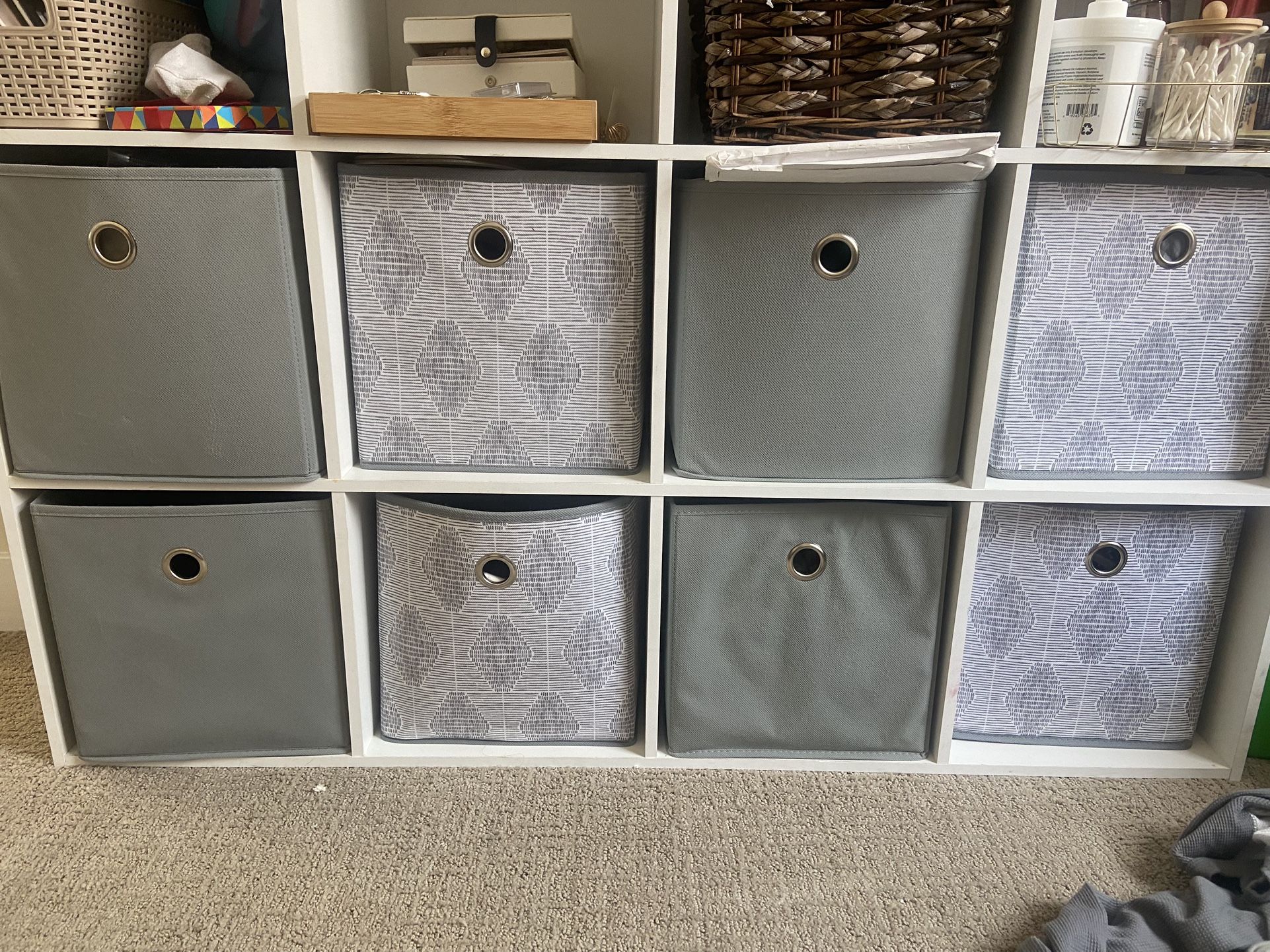 White 12 Cube Organizer Shelf