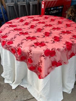 Red flowers table square