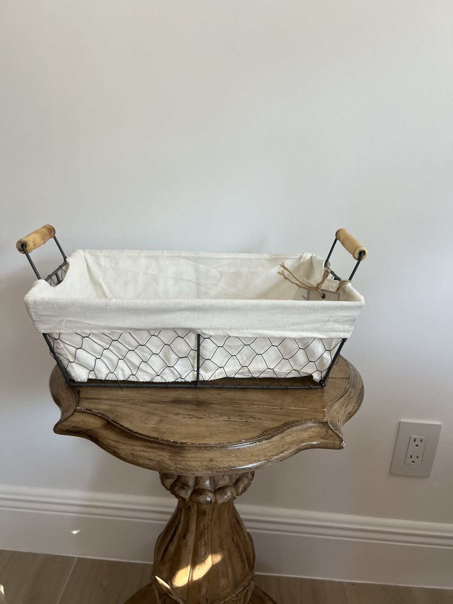 NWT Metal Wire Storage Basket with Removable Burlap Liner