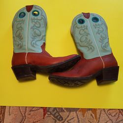 Ladies Cowboy Boots Size 11b Like New