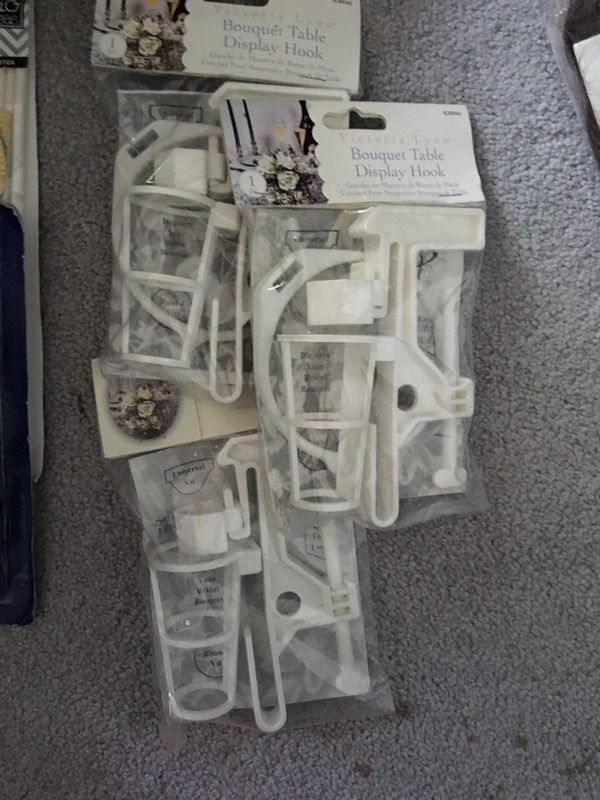 Bouquet Table Display Hook