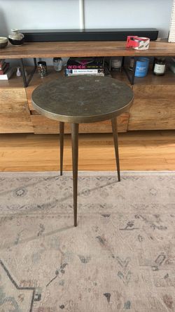 West Elm Casted Tripod Round Side Table (15")