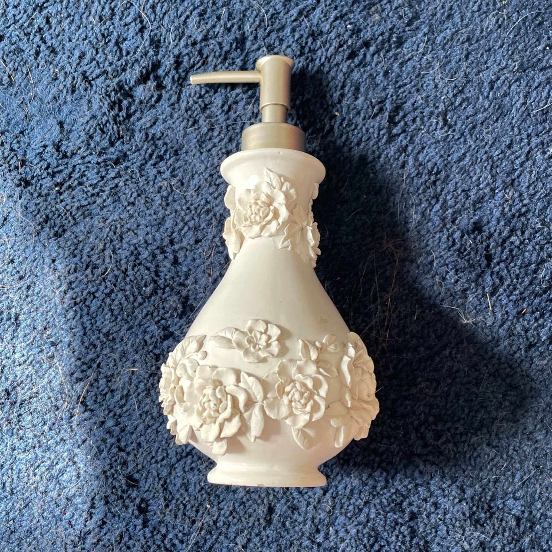 White 3D Rose Soap Dispenser