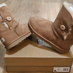 Bailey Button UGG Boots Size 7 For Women 