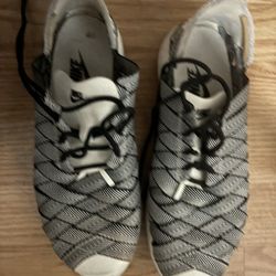 Nike Womens Juvenate Sneakers Size 6.5