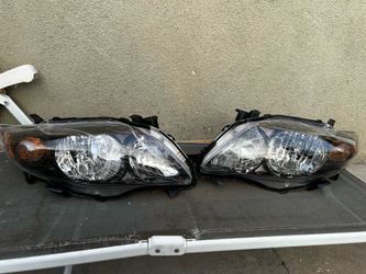 2009-2010 Toyota Corolla Headlights Left & Right Pair (New)