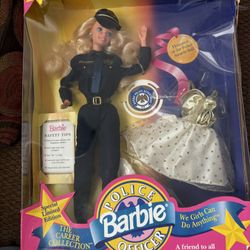 1993 Police Officer Barbie Mint Box 10688