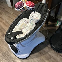4 Moms Mommaroo Multi Motion Swing