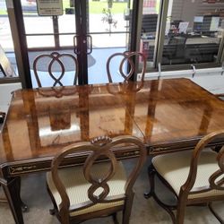 Henredon Formal Dining Table With 8 Chairs , 2 Leaves