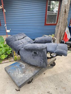 Large recliner