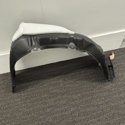 2011-2014 Toyota Sienna Front Right Fender Liner