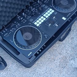 Pioneer DJ DDJ-REV5 DJ Controller