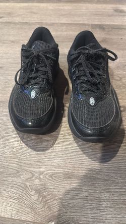 Youth Basketball shoes 6.5 AR Rigorer