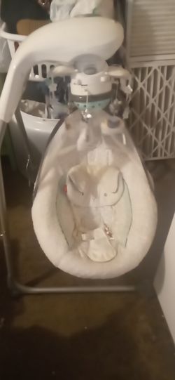 Fisher Price Baby Swing Bought For 150.. Grandson Only Used A Few Times. Cant Find The Cord. But Can Get One For Really Cheap. Asking $50 Obo